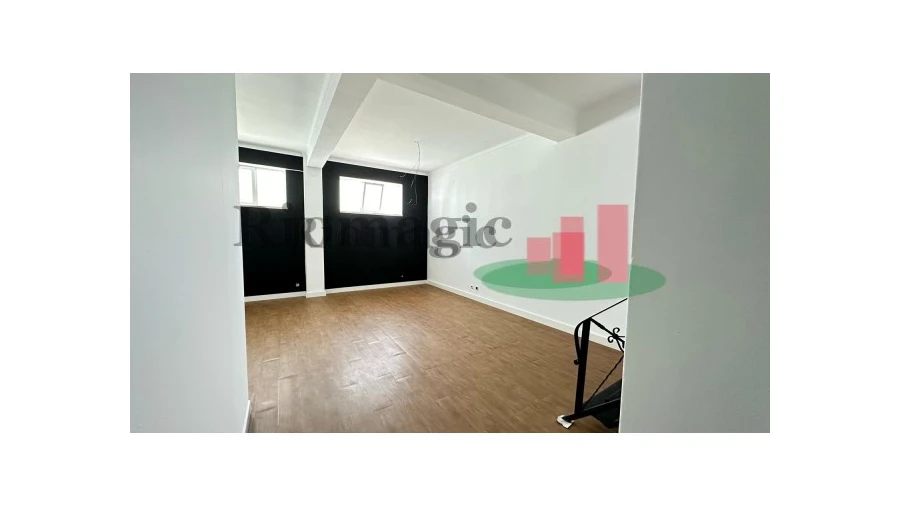 Loja para Arrendamento em Rio Maior Foto 9