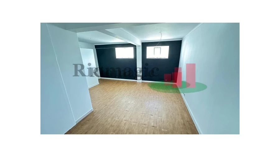 Loja para Arrendamento em Rio Maior Foto 10