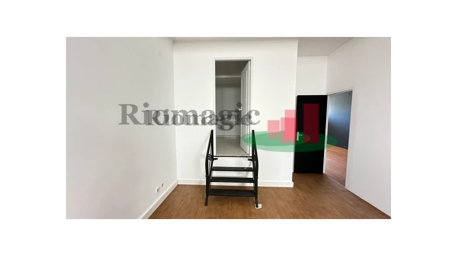 Loja para Arrendamento em Rio Maior Foto 11