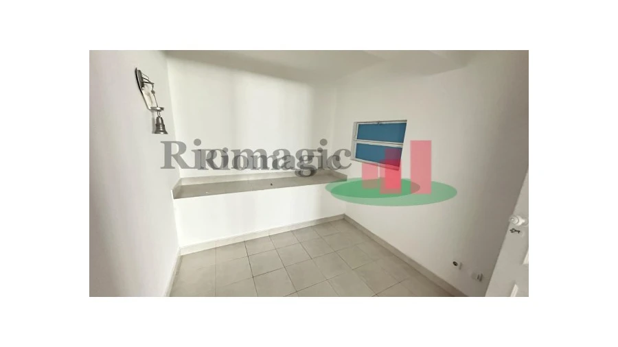 Loja para Arrendamento em Rio Maior Foto 13