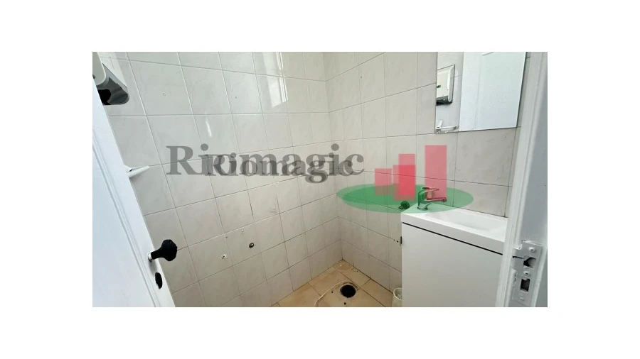 Loja para Arrendamento em Rio Maior Foto 15