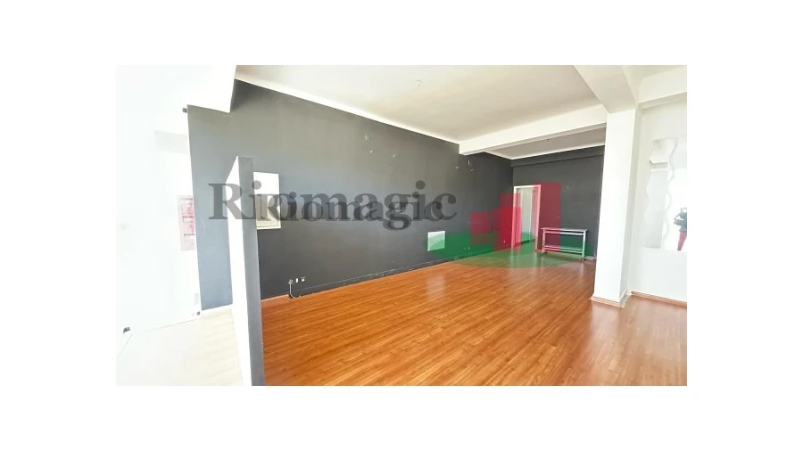 Loja para Arrendamento em Rio Maior Foto 17