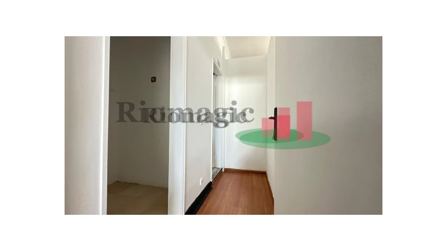 Loja para Arrendamento em Rio Maior Foto 18