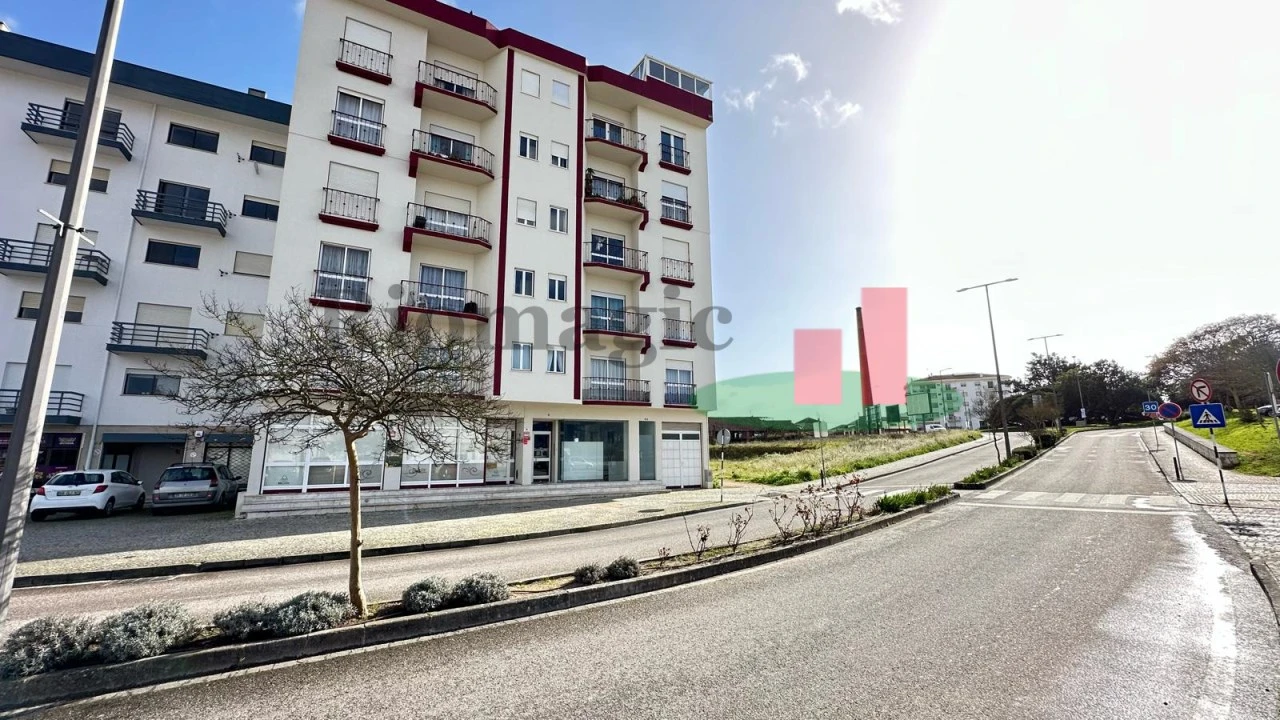 Loja para Venda em Rio Maior Foto 3