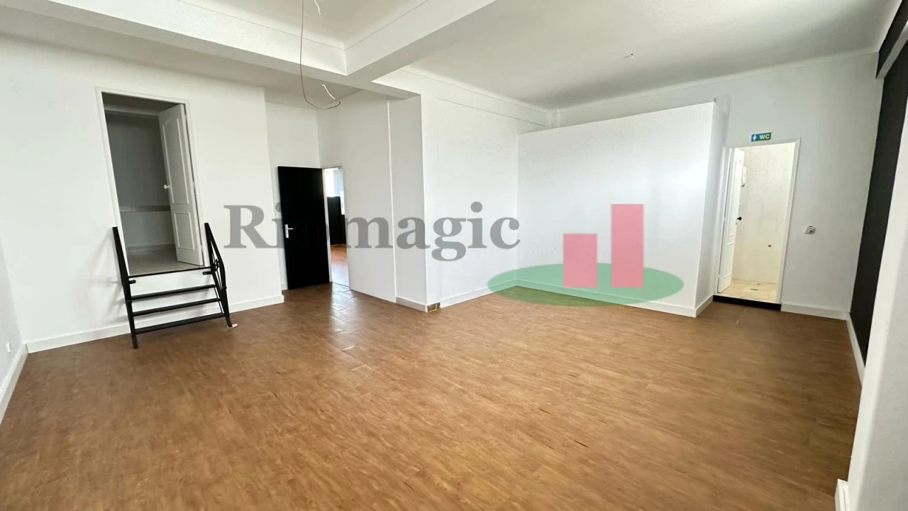 Loja para Venda em Rio Maior Foto 1