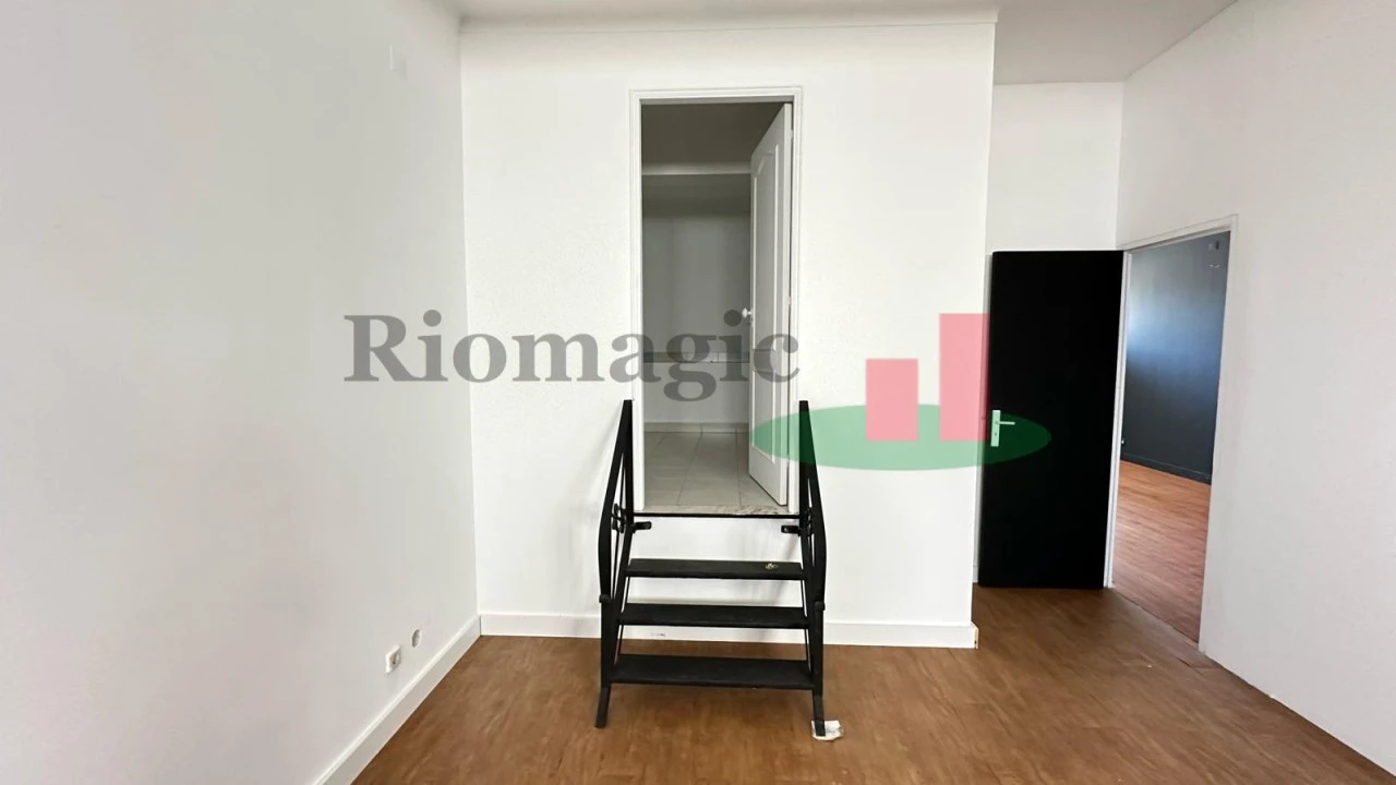 Loja para Venda em Rio Maior Foto 11