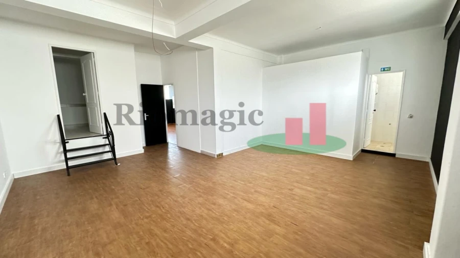 Loja para Venda em Rio Maior Foto 8