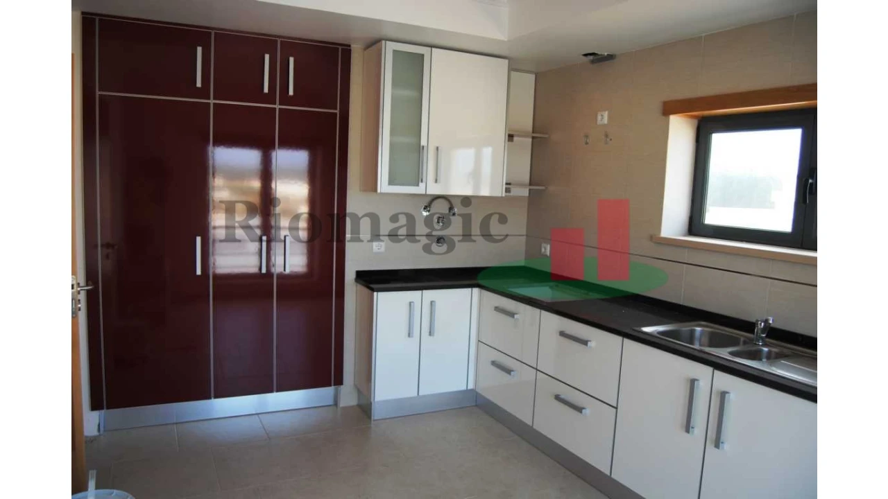 Moradia T4 para Venda em Rio Maior Foto 10