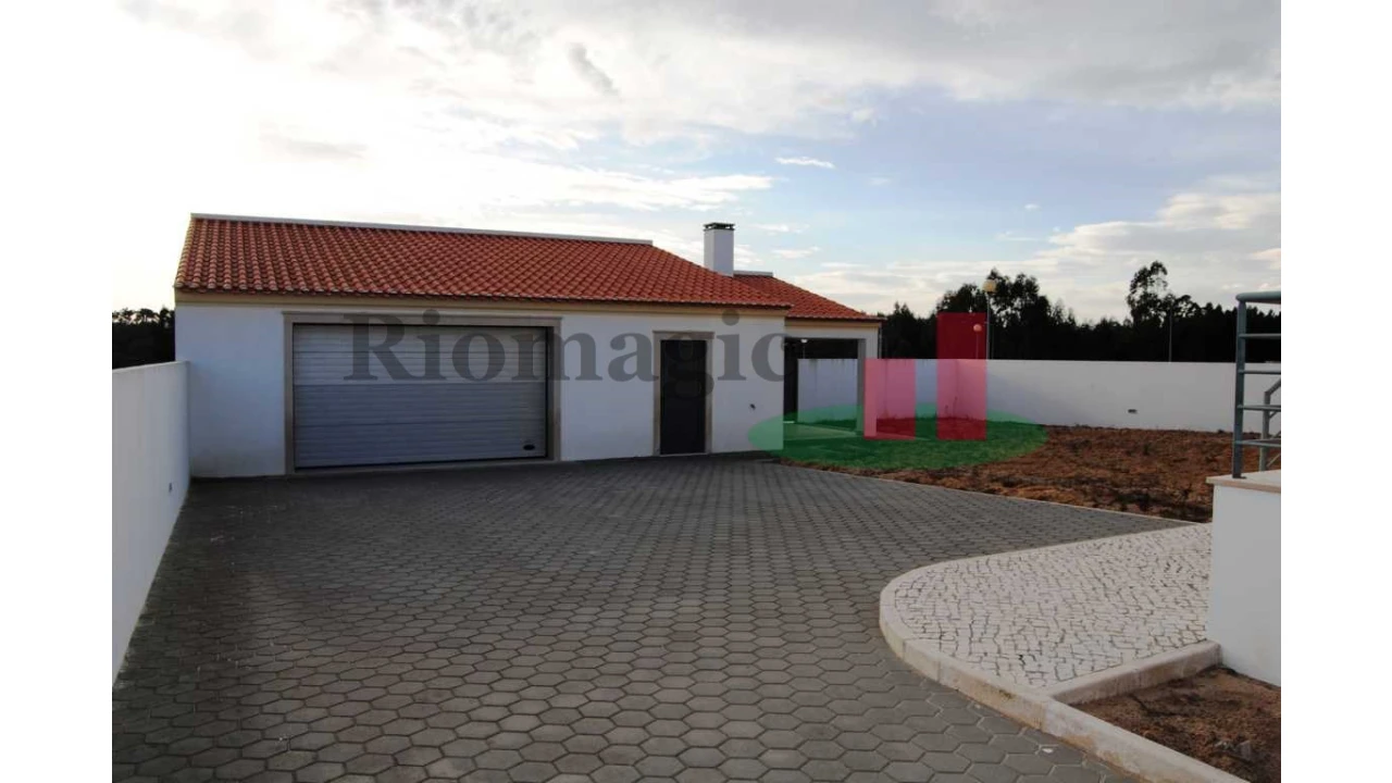 Moradia T4 para Venda em Rio Maior Foto 6