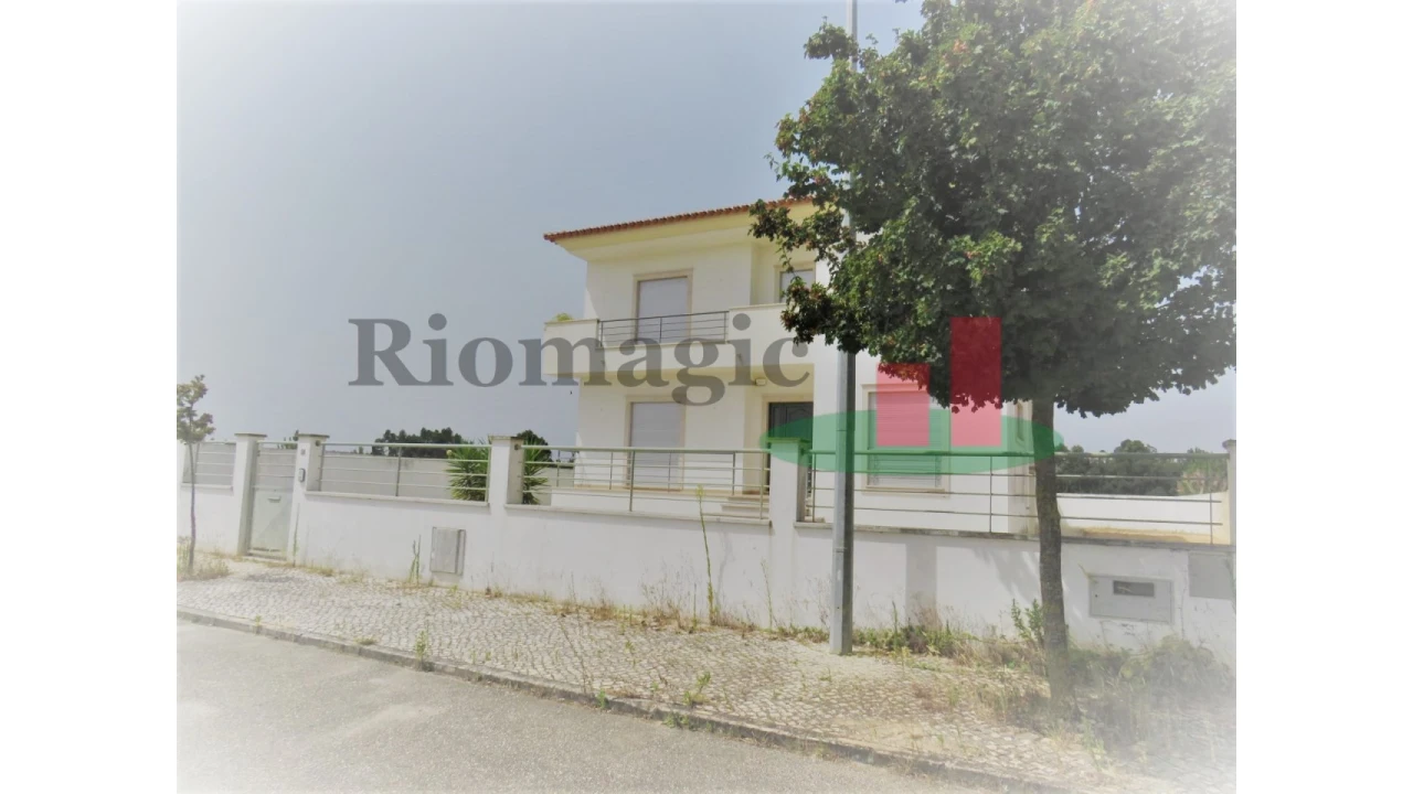 Moradia T4 para Venda em Rio Maior Foto 8