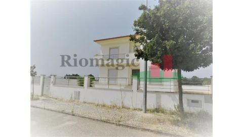 Moradia T4 para Venda em Rio Maior