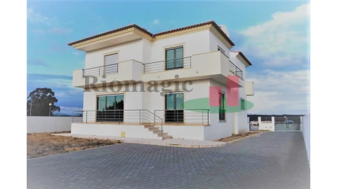 Moradia T4 para Venda em Rio Maior