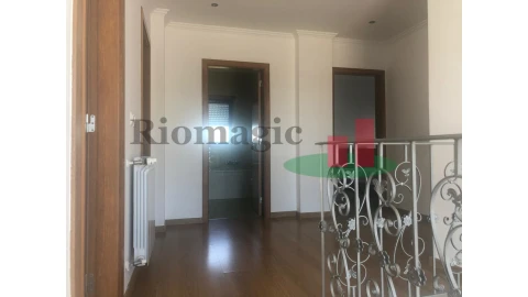 Moradia T4 para Venda em Rio Maior