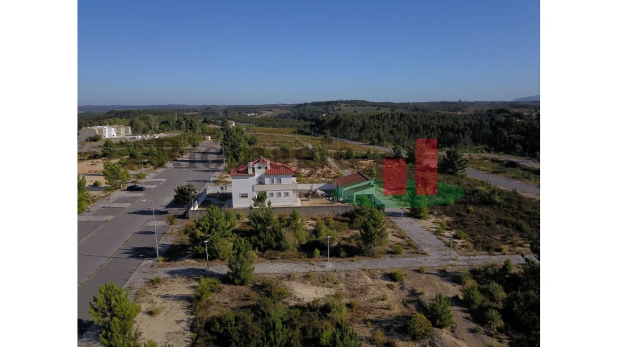 Moradia T4 para Venda em Rio Maior Foto 7