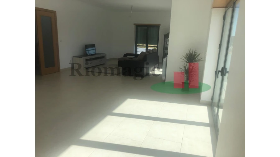 Moradia T4 para Venda em Rio Maior Foto 11