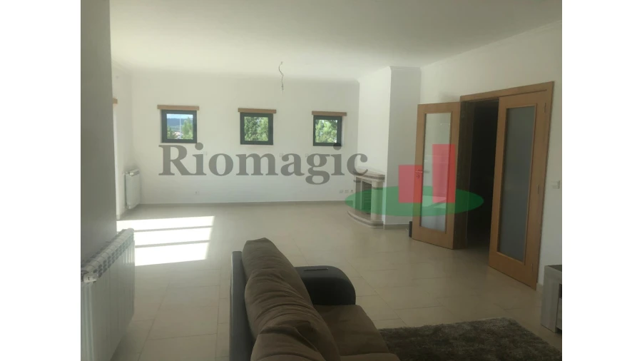 Moradia T4 para Venda em Rio Maior Foto 14