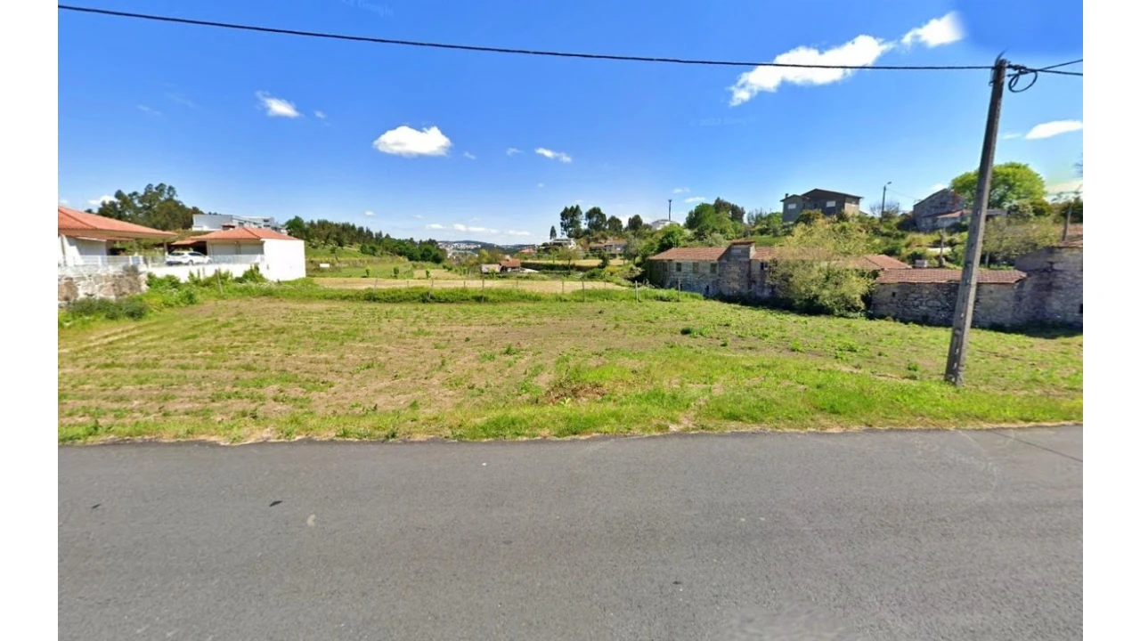 Terreno para Venda em Rebordosa Foto 3