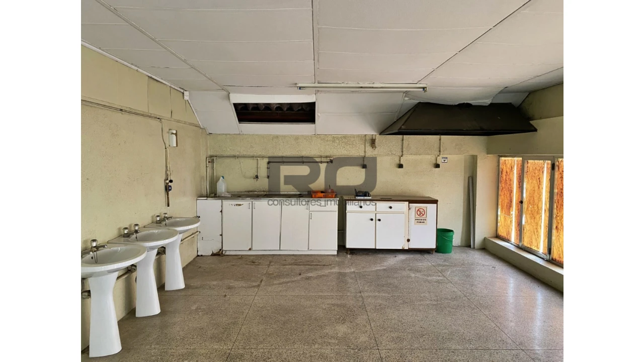 Armazém para Venda em Bougado (São Martinho e Santiago) Foto 24