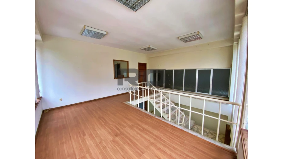 Armazém para Venda em Bougado (São Martinho e Santiago) Foto 15