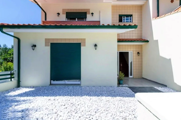 Moradia T3 para Venda em Branca Foto 1