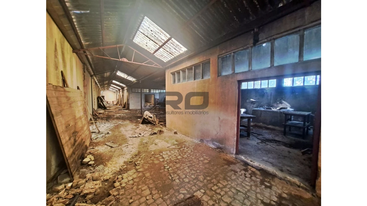 Armazém para Venda em Foz do Sousa e Covelo Foto 11