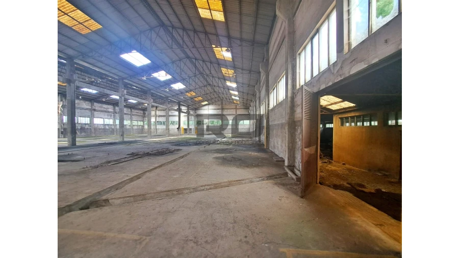 Armazém para Venda em Foz do Sousa e Covelo Foto 9