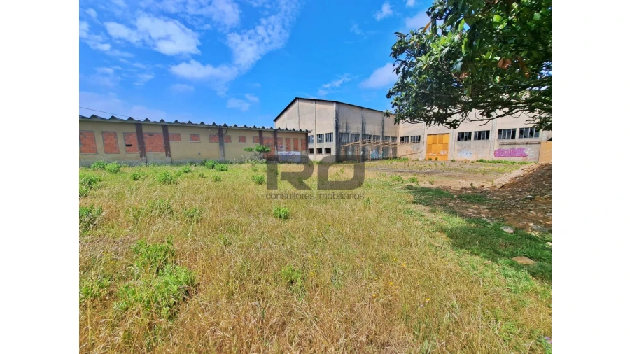 Armazém para Venda em Foz do Sousa e Covelo Foto 14