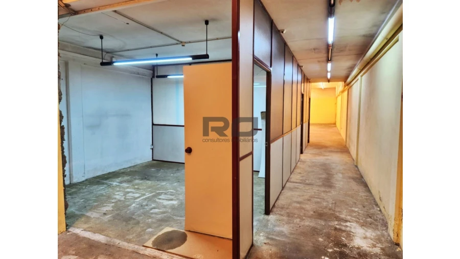 Loja para Arrendamento em Cedofeita, Santo Ildefonso, Sé, Miragaia, São Nicolau e Vitória Foto 9