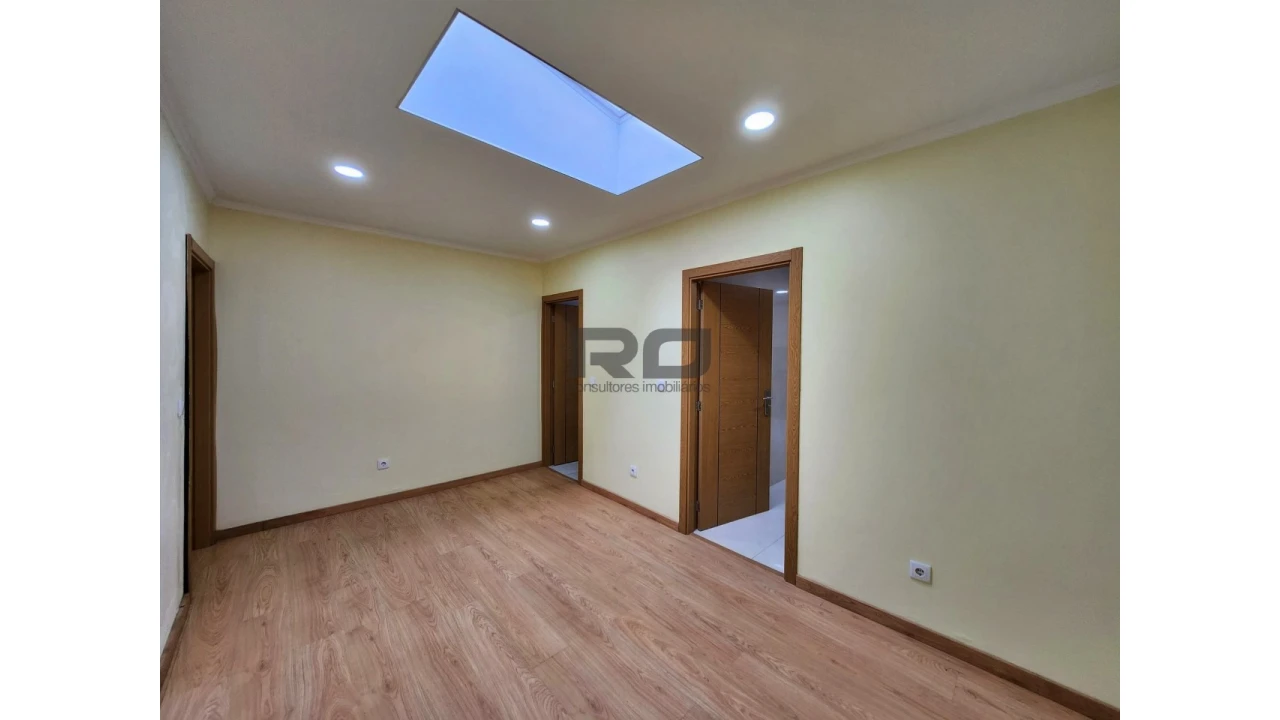 Moradia T2 para Venda em Campanhã Foto 1