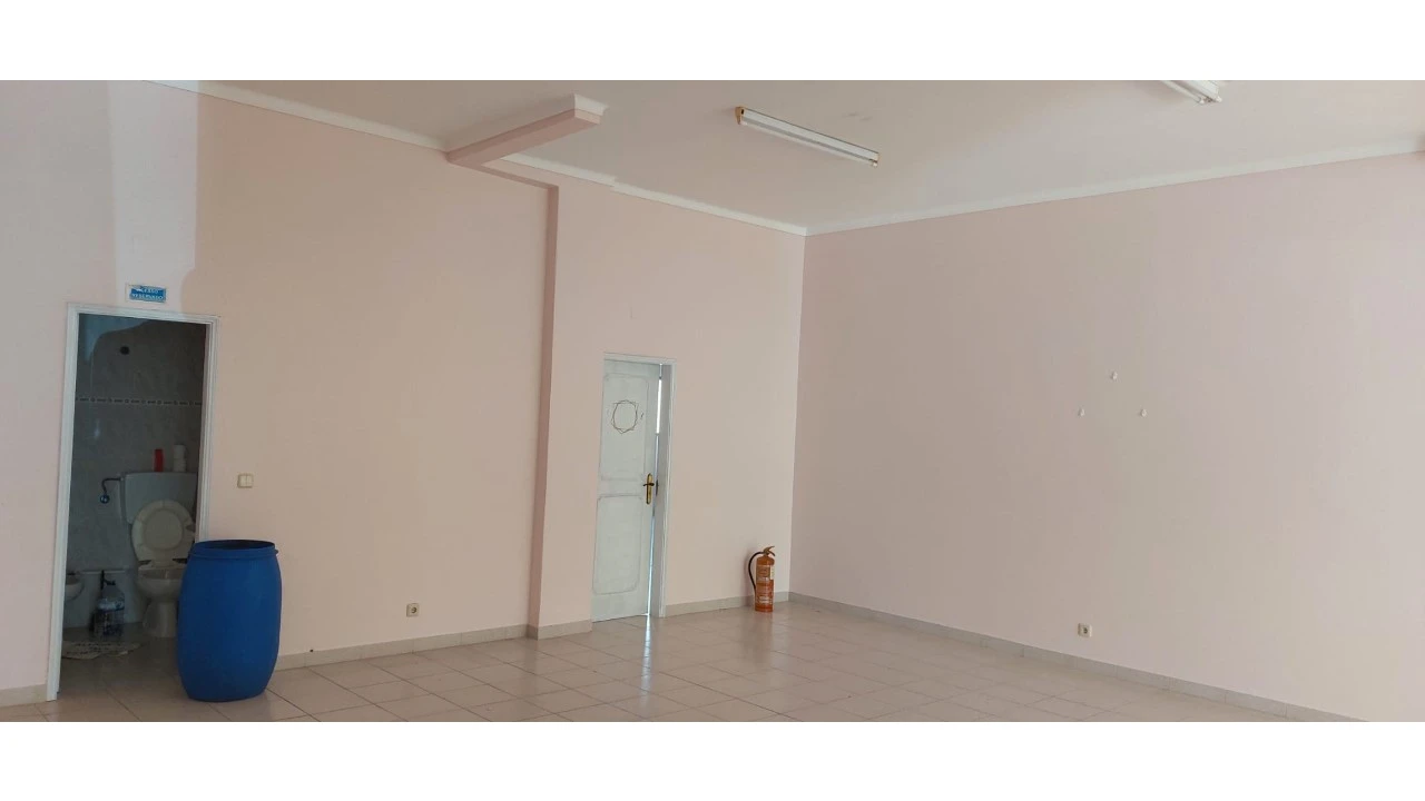 Loja para Venda em Vieira de Leiria Foto 9