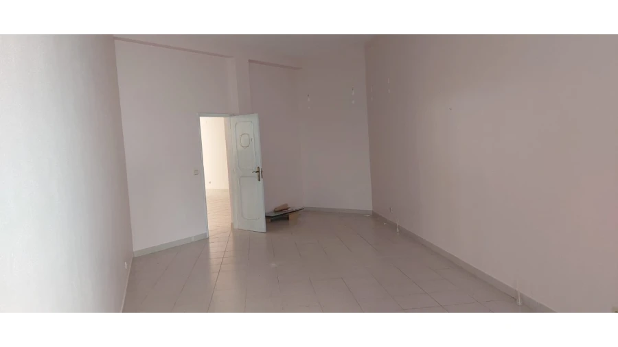 Loja para Venda em Vieira de Leiria Foto 7