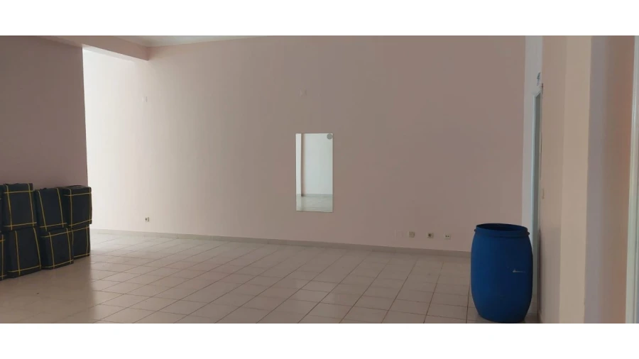 Loja para Venda em Vieira de Leiria Foto 8