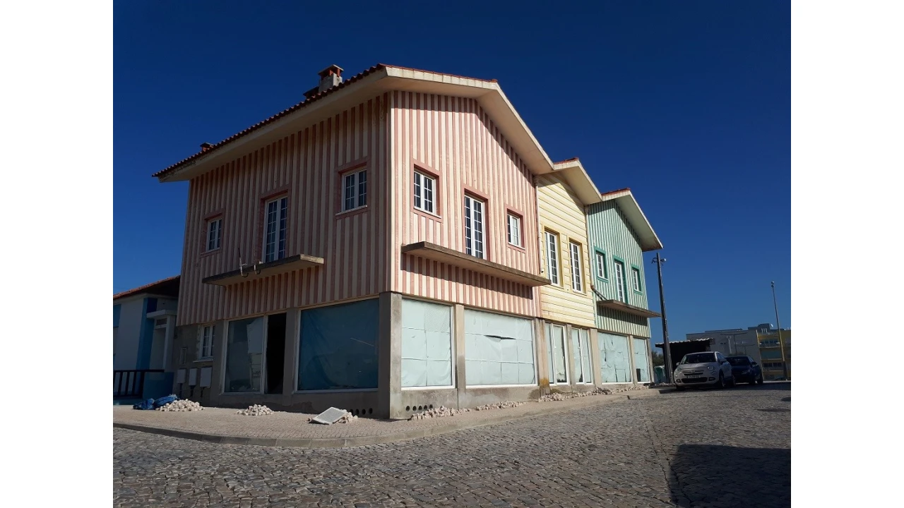 Loja para Arrendamento em Vieira de Leiria Foto 2