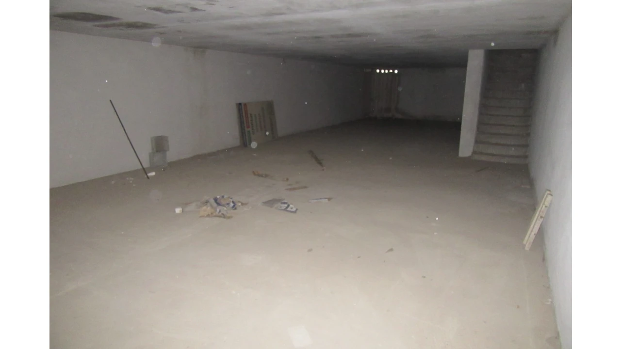 Loja para Arrendamento em Vieira de Leiria Foto 10