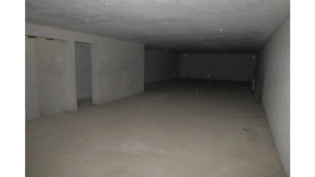 Loja para Arrendamento em Vieira de Leiria Foto 11