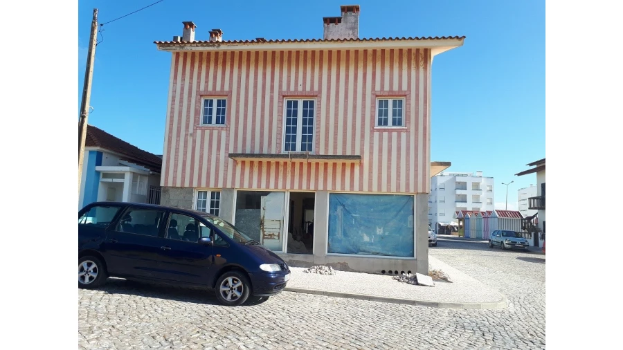 Loja para Arrendamento em Vieira de Leiria Foto 4