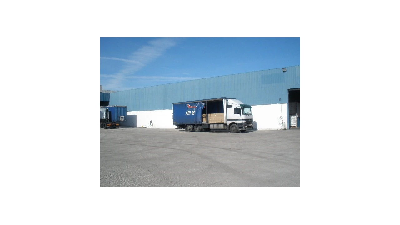 Armazém para Venda em Regueira de Pontes Foto 3