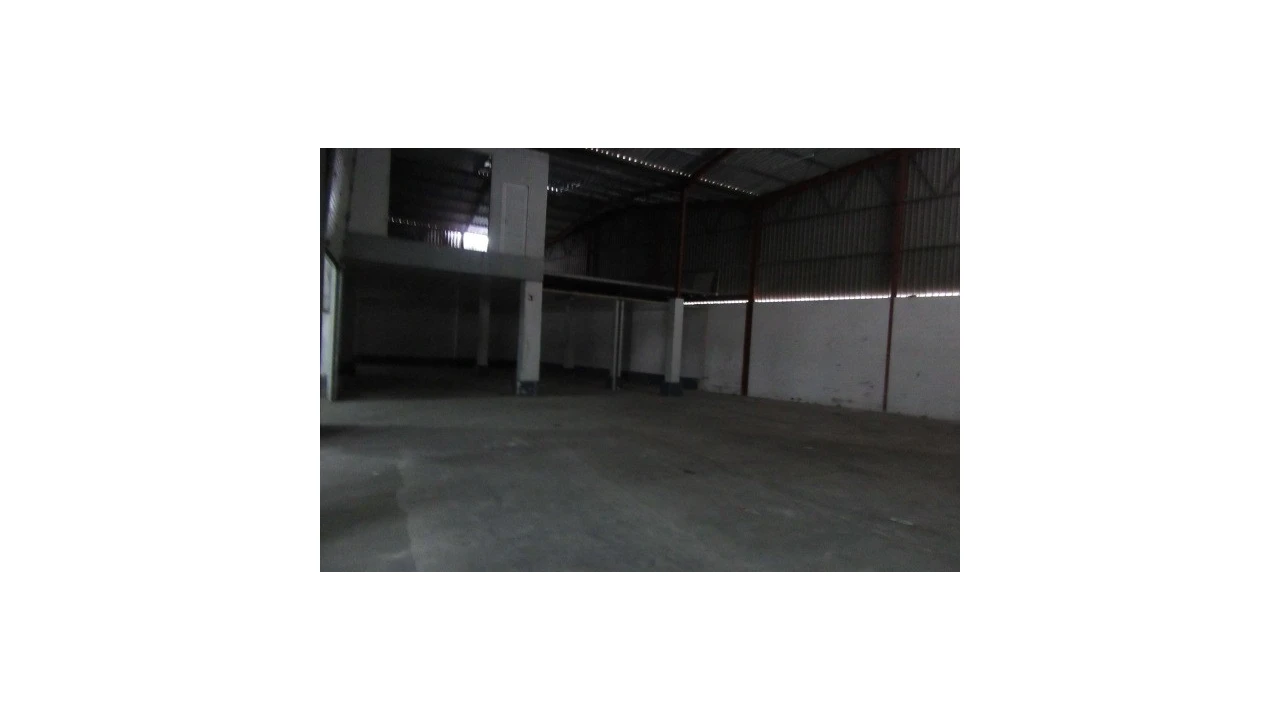 Armazém para Venda em Regueira de Pontes Foto 10