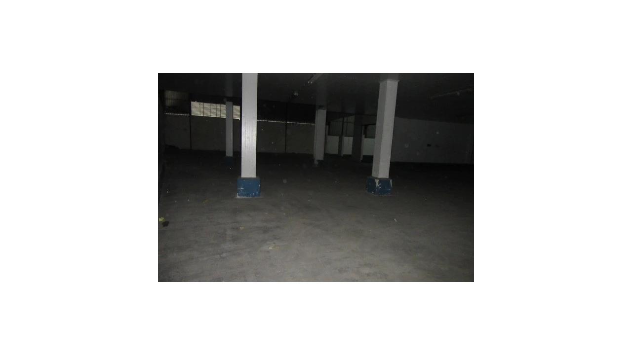 Armazém para Venda em Regueira de Pontes Foto 11