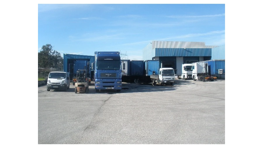 Armazém para Venda em Regueira de Pontes Foto 2