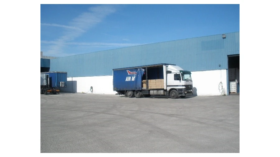 Armazém para Venda em Regueira de Pontes Foto 3