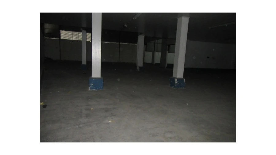 Armazém para Venda em Regueira de Pontes Foto 11