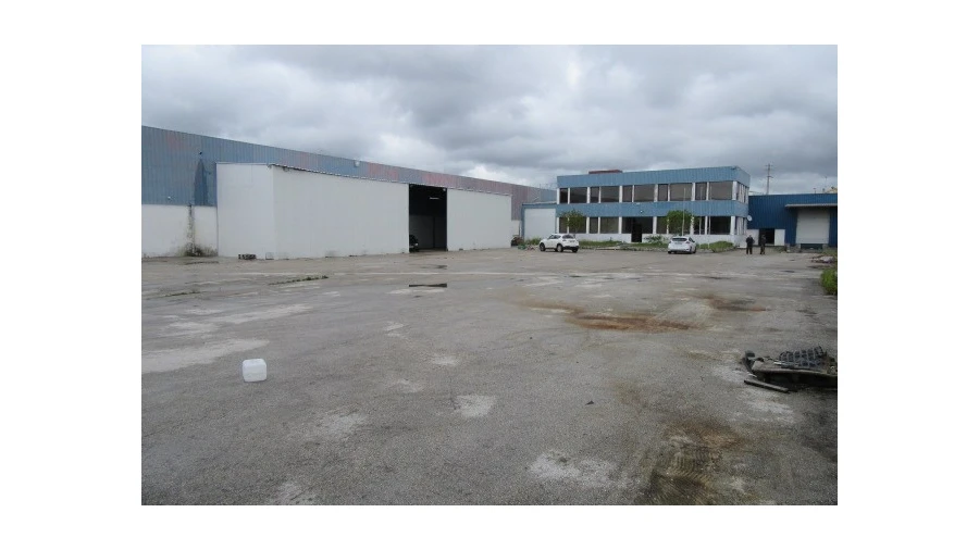 Armazém para Venda em Regueira de Pontes Foto 12