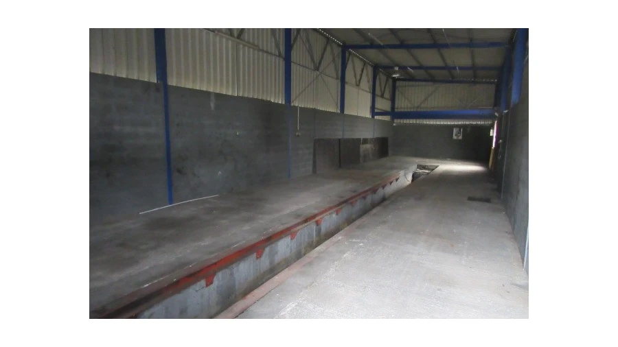 Armazém para Venda em Regueira de Pontes Foto 13