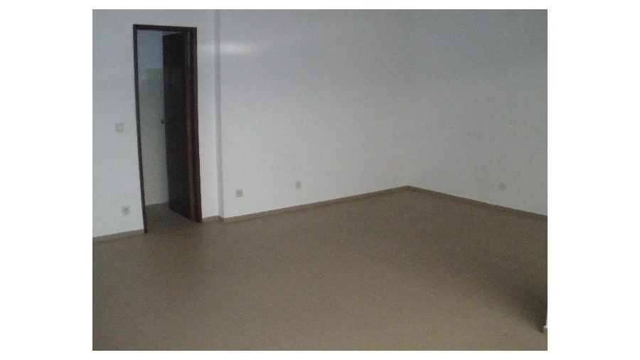 Loja para Venda em Monte Real e Carvide