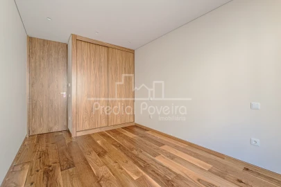Apartamento T3 para Venda em Póvoa de Varzim, Beiriz e Argivai