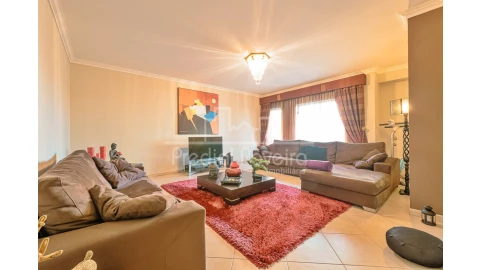 Apartamento T4 para Venda em Aver-O-Mar, Amorim e Terroso