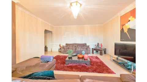 Apartamento T4 para Venda em Aver-O-Mar, Amorim e Terroso