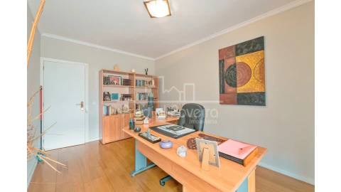 Apartamento T4 para Venda em Aver-O-Mar, Amorim e Terroso