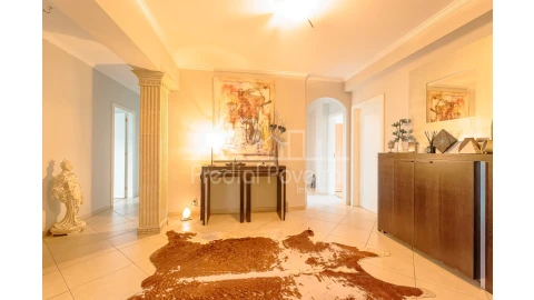 Apartamento T4 para Venda em Aver-O-Mar, Amorim e Terroso